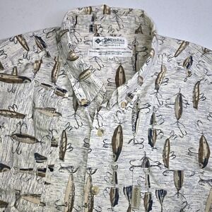 COLUMBIA Men's Medium Short Sleeve Fishing Lures Shirt Cream Color -1102
